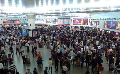 南京-泰国航班晚17小时数百乘客被囧(图)|航班