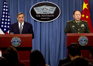 中美国防部长共同出席记者会