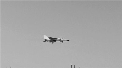 近日，网上曝光“歼轰-7B”战机照片。 网络截图