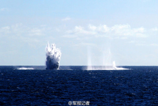 海军南海舰队实弹演习。