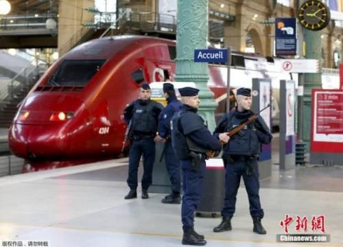 资料图:法国巴黎执勤中的警察