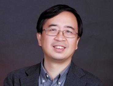 最年轻的院士、27岁时科研成果就入选“年度全球十大科技进展”、31岁毅然回国组建自己的实验室、帮助中国在量子通信的前沿科技领域处于世界领先……近年来,在合肥工作的潘建伟是中国最耀眼的科技明星之一,也被认为是距离下一个科技诺贝尔奖最近的中国人之一。