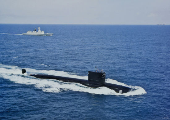 我海军最新型093级核攻击潜艇大洋护航照曝光