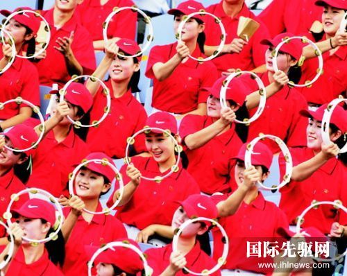 朝精选亚运美女拉拉队要求能歌善舞思想过硬