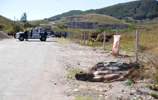 墨西哥毒贩残杀43名学生:抛尸河中 误认敌对帮