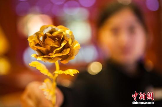 防情人节失身印尼禁穆斯林购巧克力保险套组合