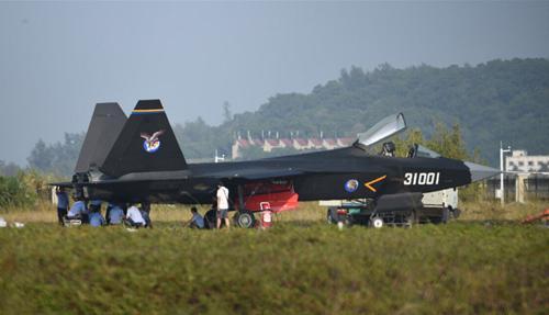 歼-20罕见亮相空军征兵视频外媒：进展超乎想象