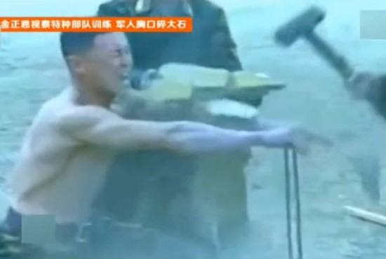 这只是个简单戏法:揭开武术师劈砖断木的科学真相
