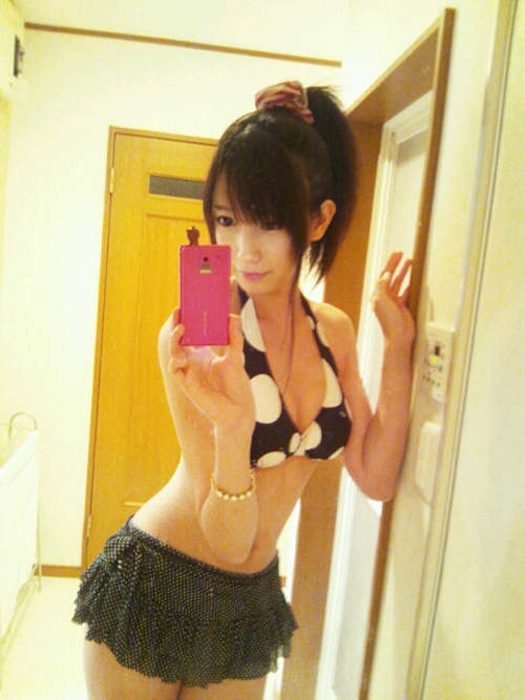 台媒:美国变性人获封肌肉"男神"登杂志封面(图)