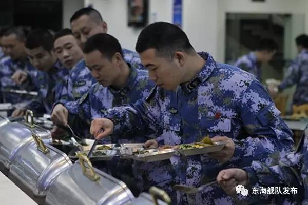 揭秘中国海军潜艇兵食谱