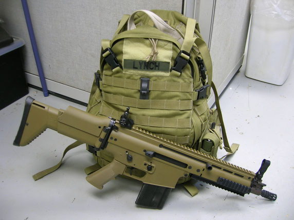 比利时FN公司开始正式为美军提供SCAR突击步枪