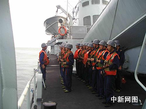 组图：中国海军海上反恐演练提高应急反应能力