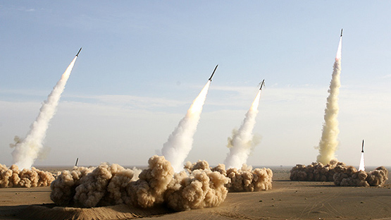 图文：伊朗导弹部队战术导弹齐射