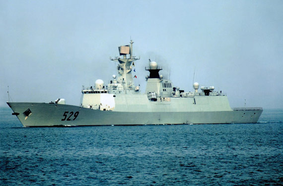 图文:中国054A级护卫舰装有垂发导弹系统