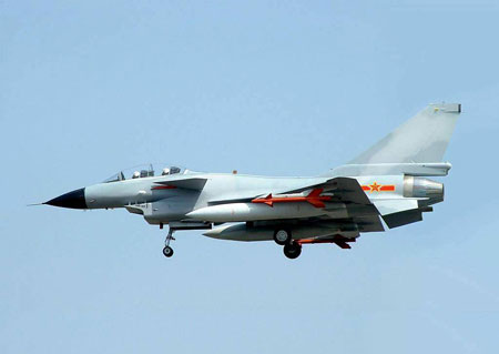 媒體稱大陸戰機在台海多次擊敗台RF16偵察機