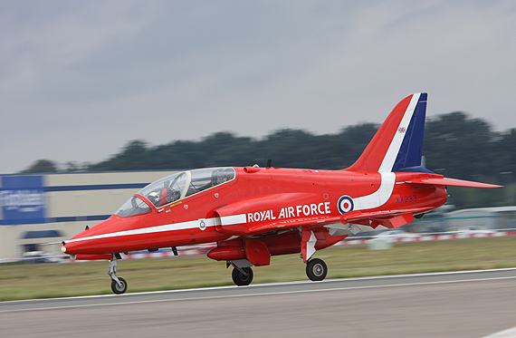 图文：英国红箭飞行表演队所用的飞机