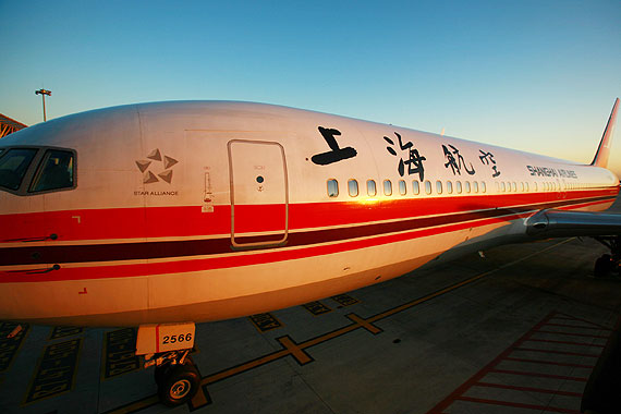 上海航空公司赴泰國包機（夏本建攝影）
