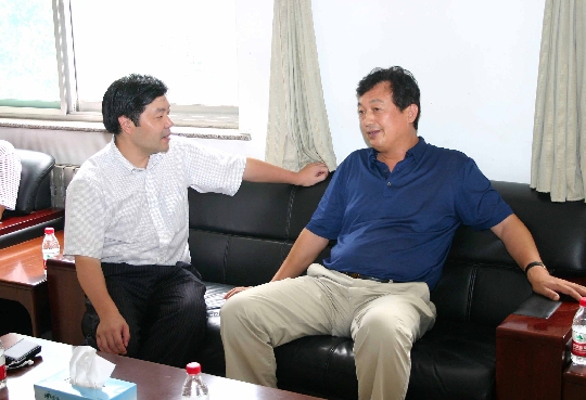东航山东总经理杜冬升走访驻济南机场各单位
