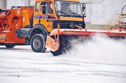 昨日大雪致沈阳机场临时关闭 四千多名旅客滞留