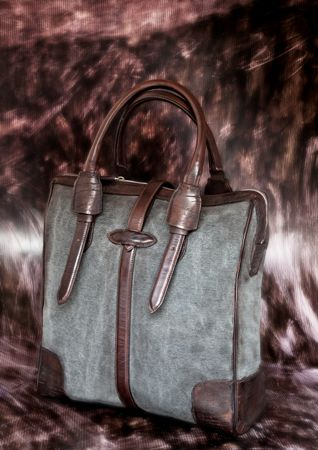 百年制鞋品牌呈现2010年新系列风貌