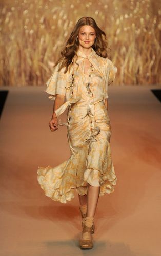 Anna Sui 2011纽约时装秀:波西米亚风