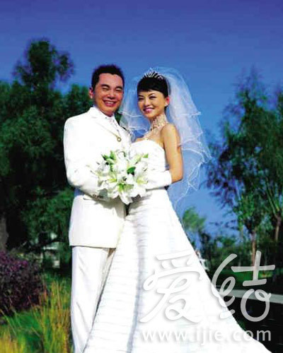 ... 李湘瘦的时候的照片_李湘妹妹李玲_李湘最诱人短裙