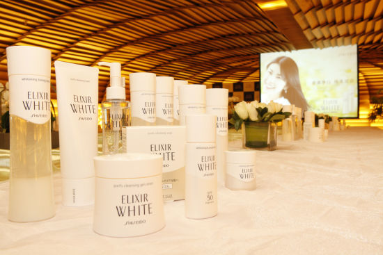 ELIXIR WHITE纯肌净白系列上市_新浪女性_新浪网