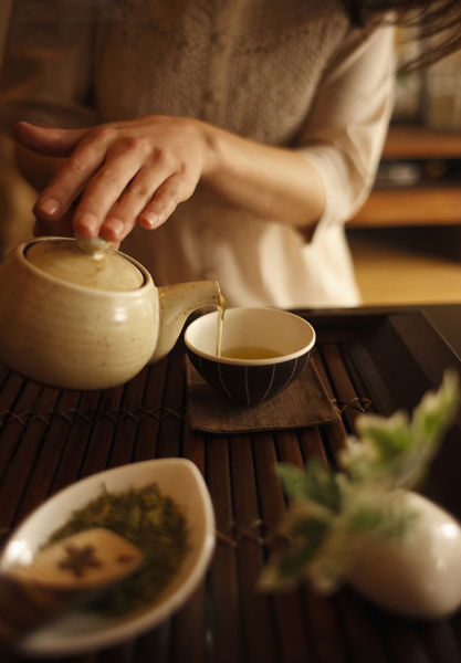 爱茶,懂茶之人追求的不仅是茶中极品,更是享受茗茶香韵带来的心静神清
