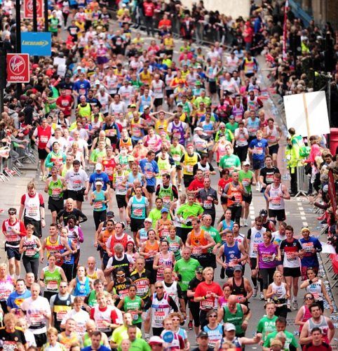 30岁女子参加马拉松大赛 离终点差1英里晕倒亡