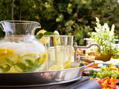 蜂蜜柠檬水防治肾结石