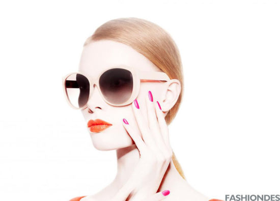 Dior发布夏日混合系列彩妆广告大片