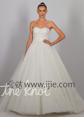 婚纱礼服品牌Dennis Basso 从华丽闪耀到简约