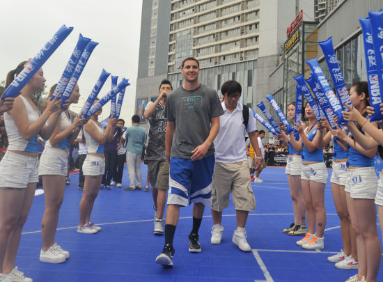 海飞丝爽动NBA篮球国度运动激情席卷天府成