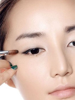 粉色和大地色眼影混起来用