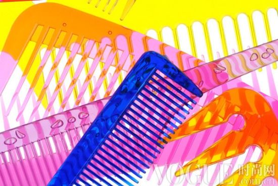 根据发型发质选梳子 不同发梳功能全解析