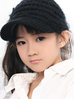 小小模特 童星张蓝月可爱发型秀(组图)