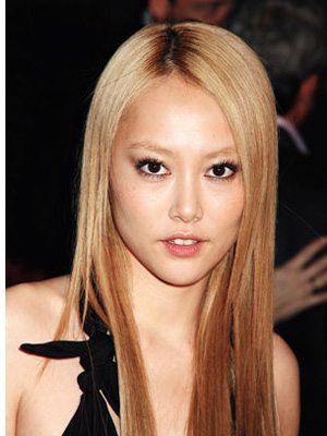 明星换发型瞬间年轻20岁:娜塔利·波特曼、菊地凛子_新浪女性_新浪网