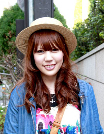 日本美眉八款帽子街拍发型:个性齐刘海