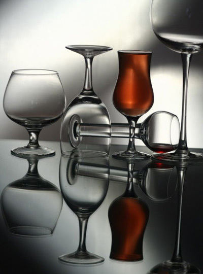在杯子设计上，杯口收拢地比较厉害。