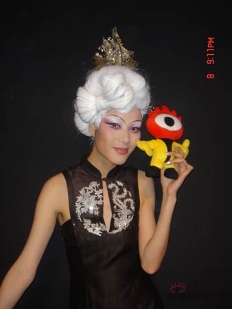 ��ģ�����μ�08ʱװ�ܡ����⡱���ӷ�����(ͼ)