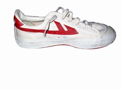 回力1935年4月4日作为运动鞋的品牌被注册