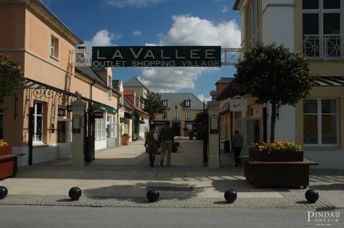 ʱйﳡLa Valle Village