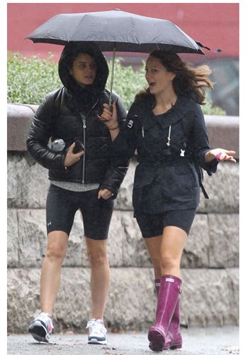 一身黑虽然有点太暗淡了，但绝对实用又耐脏