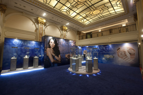 位于上海音乐厅的欧米茄全新星座2009系列腕表展示