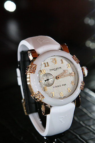 组图:2009深圳奢侈品展会现场-DNA腕表