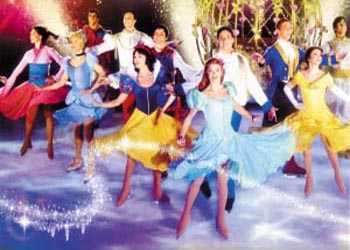 迪士尼冰上芭蕾《公主的梦想》深圳上演
