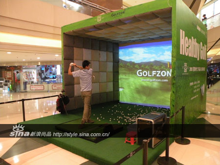 首都时代广场室内高尔夫体验周(图)