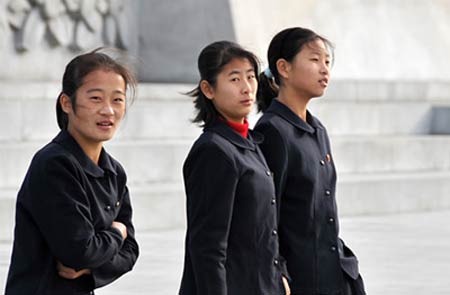 朝鲜打破一贯做法鼓励女性穿裤子 不提倡紧身裤