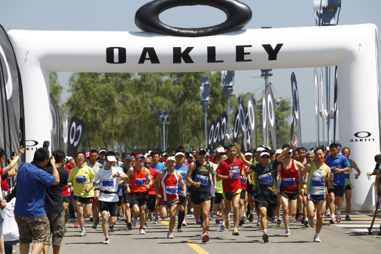 Oakley�ܾ����ƺ��Ϊ����췢��ǹ