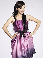 紫色连衣裙精致华丽时尚度：80%